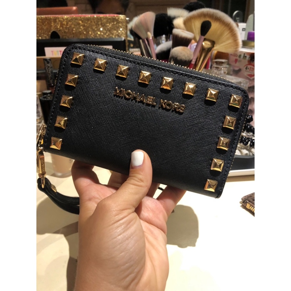 ✨Michael Kors Wristlet✨